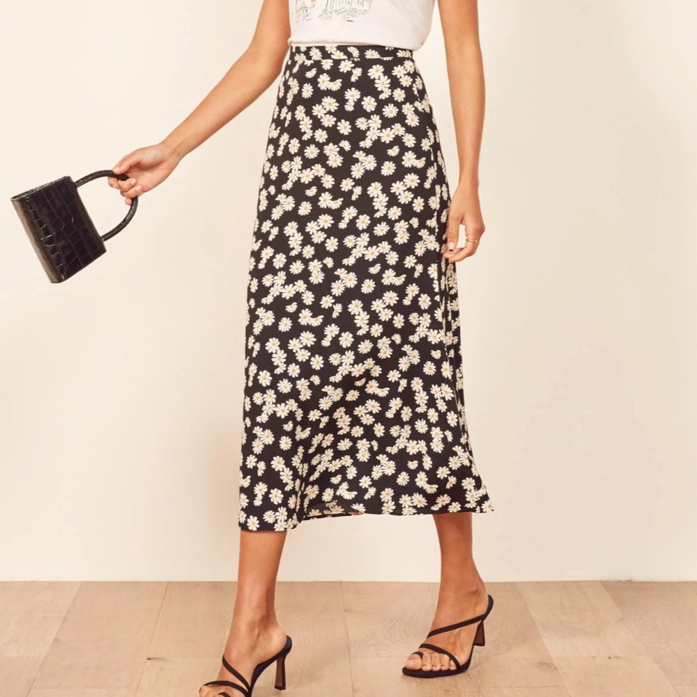 Reformation Bea Skirt in Daisy (Petite)